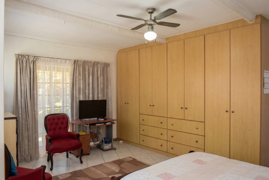 4 Bedroom Property for Sale in Struisbaai Western Cape